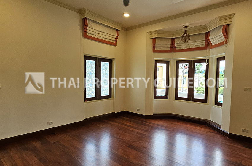 House with Private Pool in Nichada Thani 